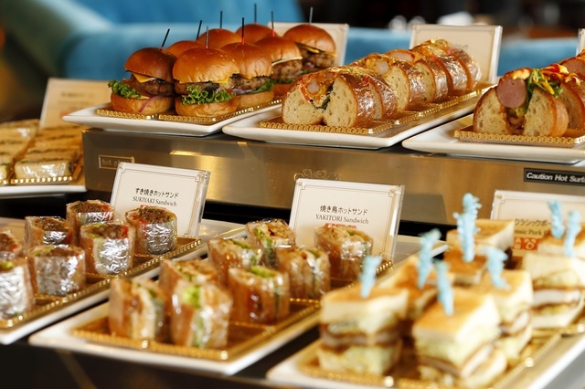 スーパースイーツビュッフェ2022～抹茶とメロンとチョコレート スイーツプレゼンテーション～