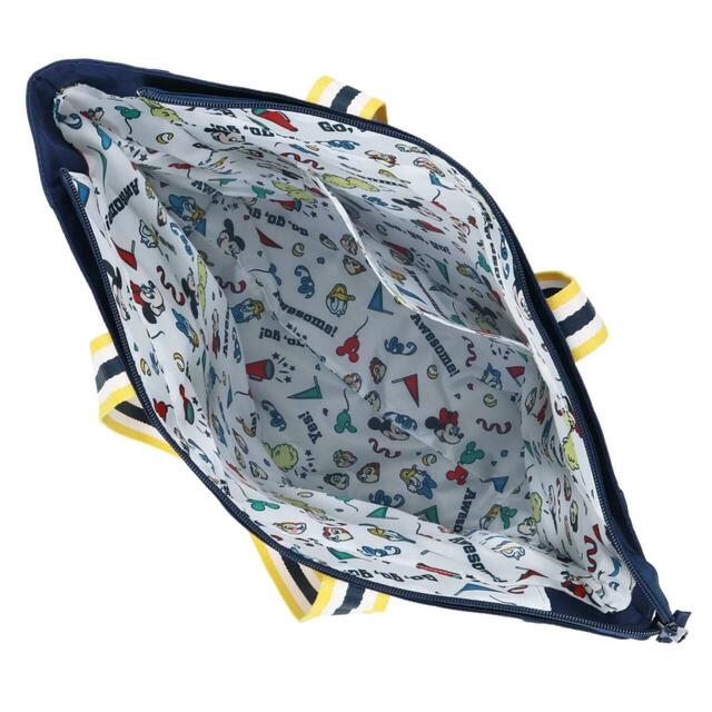 トートバッグ 4,900円｜東京ディズニーリゾート「ポンポンを持ったミッキーたちが元気に盛り上げてくれるグッズ」｜販売店舗：東京ディズニーランド「グランドエンポーリアム」、東京ディズニーシー「エンポーリオ」｜発売日：2025年4月24日（木）