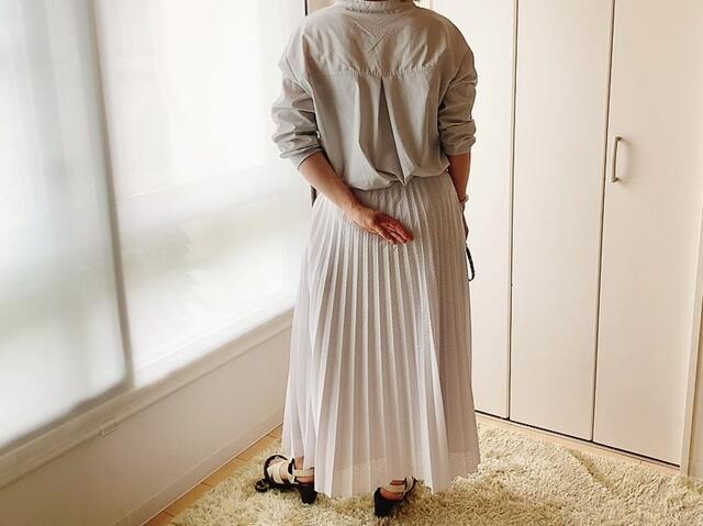 【ワークマン レディースシーンレスブラウス】汚れの目立たないライトグレーのMを選びました