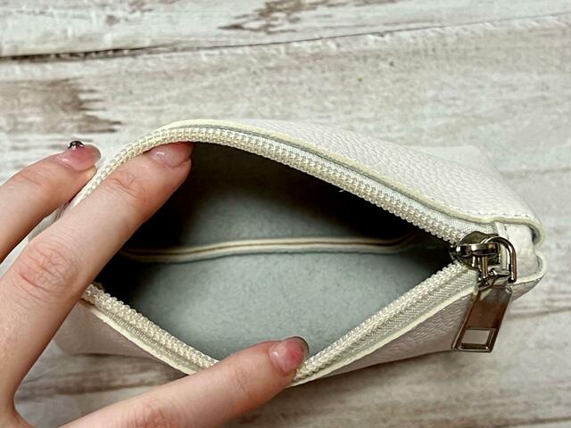 【GRL（グレイル）】ポーチもマチがしっかりあるのでたくさん入りそう！