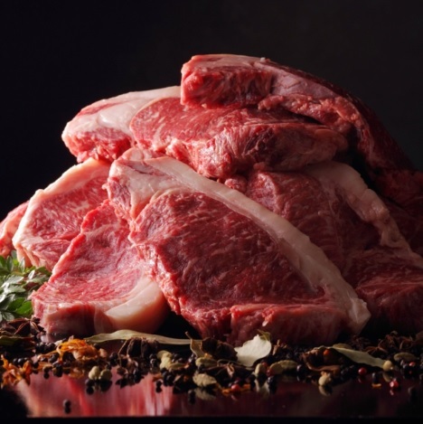極上肉のビュッフェはヨダレもの！