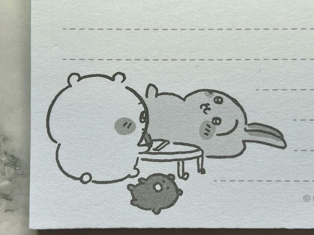 悪夢編で眠れない日々が続いたちいかわを心配して、隣にいてくれるうさぎ。尊いワンシーンです！