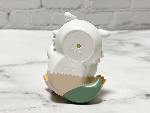 後ろ姿にはドラゴンのような尻尾も！