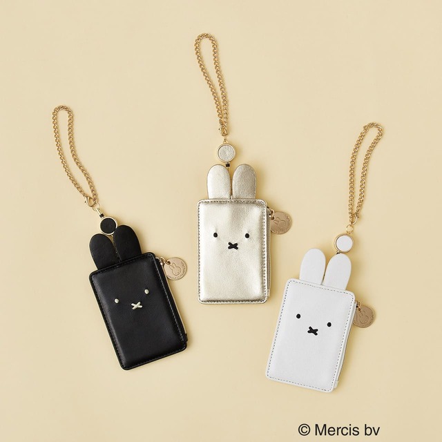 【ミッフィー×OPAQUE.CLIP】【miffy】リールパスケース　¥3,479／程よい光沢感のある合皮素材を使用
