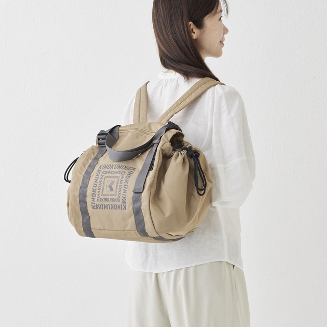 【紀ノ国屋×フェリシモ「保冷付きレジカゴリュック®」】価格：￥6,050（税込み）、大きさは約縦38.5×横31×マチ36cm