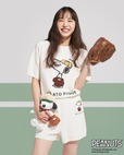【PEANUTS】SNOOPYプルオーバー ￥7,480、【PEANUTS】SNOOPYショートパンツ ￥6,930