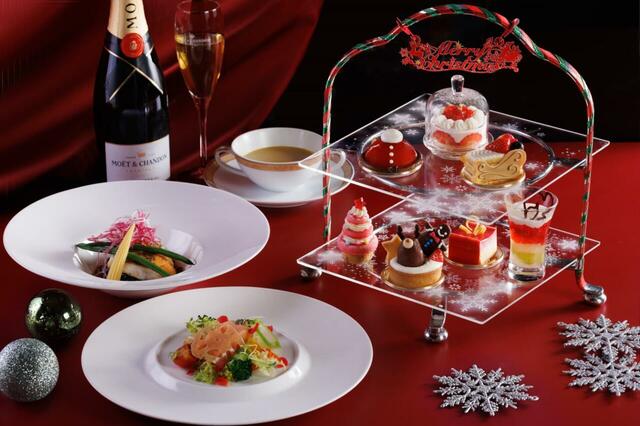 「クリスマス アフタヌーンティー スイーツ付ディナー」＜価格：コース料金に1名3,000円を追加＞【クリスマスムードたっぷりのアフタヌーンティーも楽しめる♪シェラトン都ホテル大阪の「Christmas Sweets Fair -Red-」開催】　