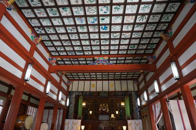 240枚の天井絵も見どころの一つ