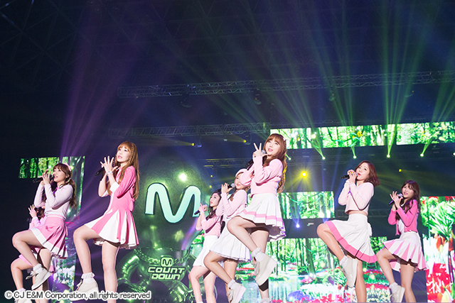 Lovelyz 『KCON 2016 Japan』4月9日@幕張メッセ国際展示ホール7,8ホール