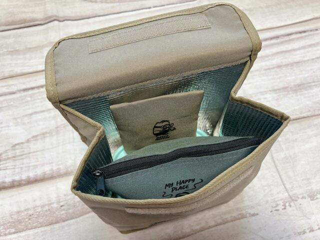 保冷・保温ポーチ（大）に、お弁当箱とおにぎり2個を入れた保冷・保温ポーチ（小）、保冷剤ケースを収納してみました