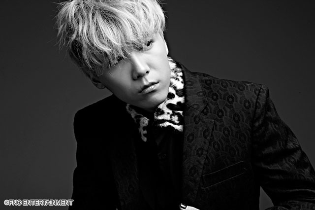 イ・ホンギ(FTISLAND)©FNC ENTERTAINMENT