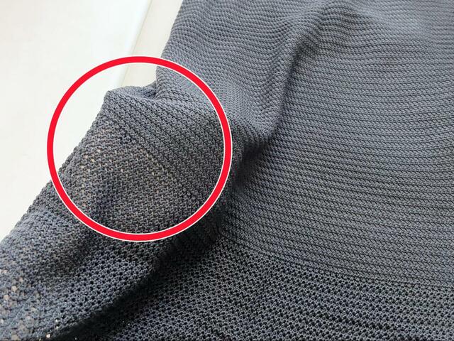 【GU 透かし編みニットスカート】スカートは上部は透けず、足元は透け感が出るように編み方が工夫されているのも嬉しいポイント！