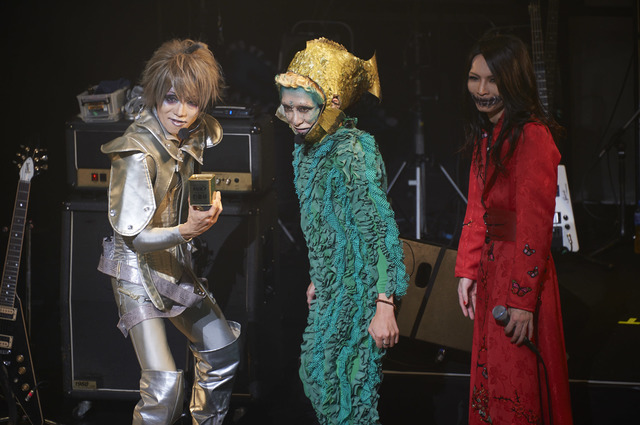 茶番に興じるクラオカ・ミド・SIN （撮影・NORI）