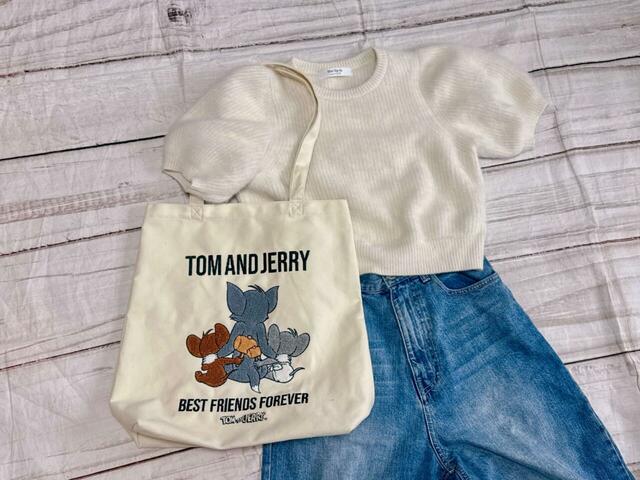 カジュアルなデニムコーデに合わせるのがおすすめ！