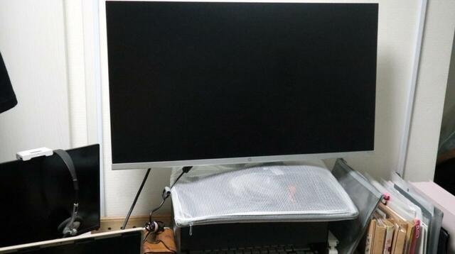 【無印良品 スチールモニタースタンド 引出付】細かなものを引き出しに入れたら、カオスなデスクがかなりすっきり！