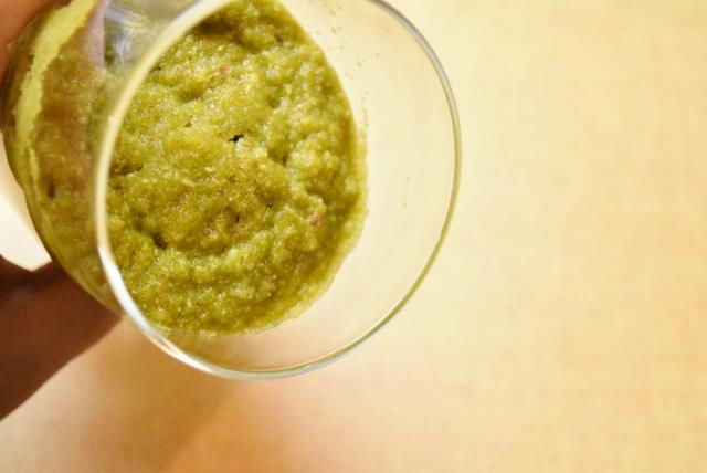 横にしてもこぼれないくらいのモッタリ感