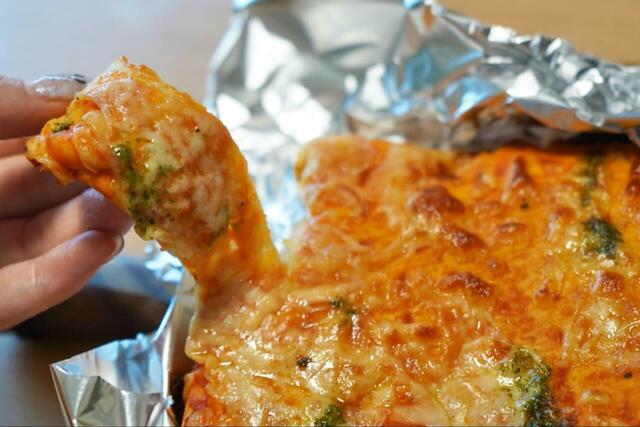 【シャトレーゼ　糖質カットおためしセット】もっちり生地に具材モリモリ乗った『糖質86%カットのピザ マルゲリータ』