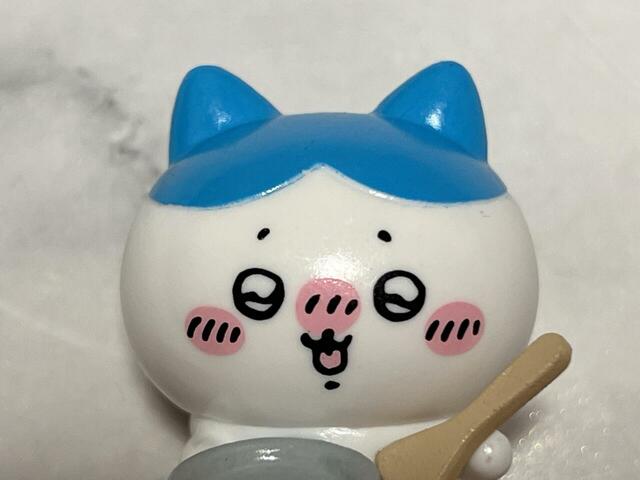 ダブルクリームを目の前に、嬉しすぎて涙を流してしまうハチワレの健気さがよく表されています。尊い…！