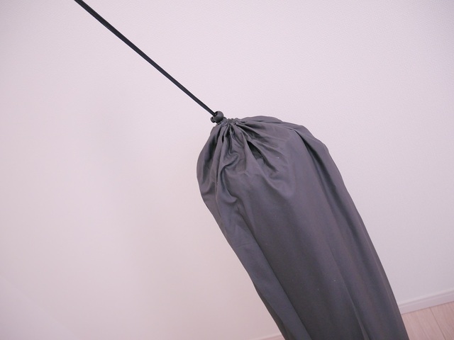 【ベルメゾン　省スペースで収納できる来客用布団セット(6点)】袋の口を縛って収納完了！