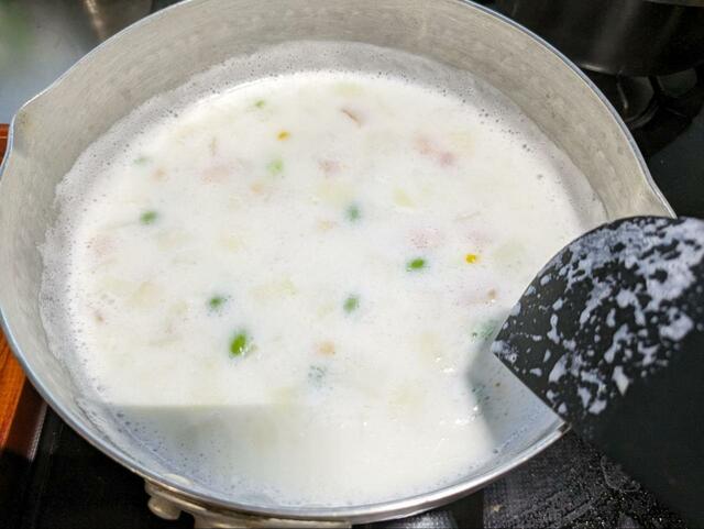 【サーモス 真空断熱テーブルスープジャー 1L】鍋でひと煮立ちしたらスープジャーへ