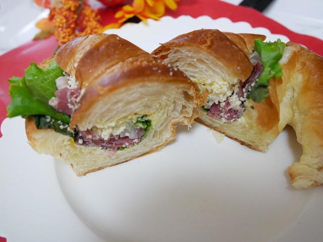 クロワッサンサンドの断面♪