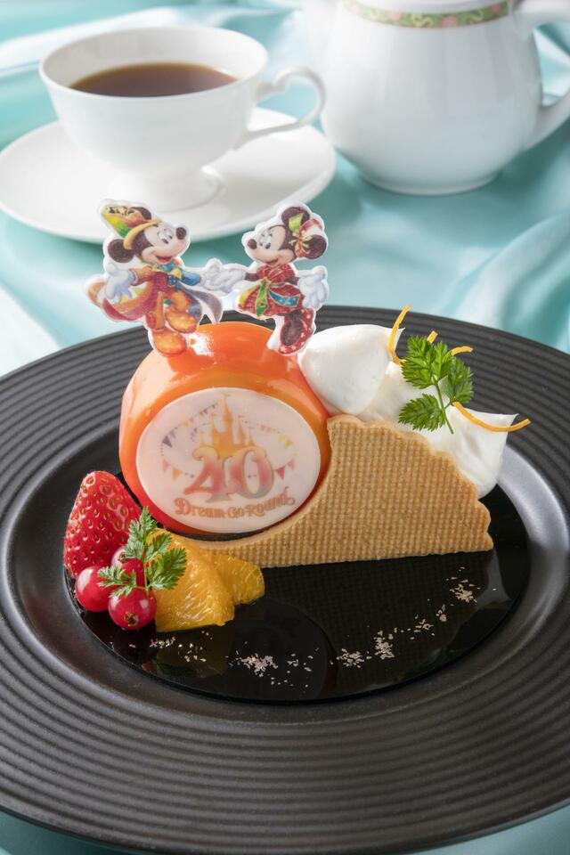 ハイピリオン・ラウンジ “東京ディズニーリゾート40周年ドリームゴーラウンド”ケーキセット4月10日～5月31日