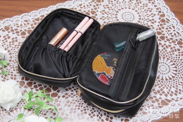 『sweet 2021年8月号増刊』特別付録「ディズニープリンセスデザインのダブルジップコスメポーチ＆ミラー」