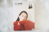 【CLANE ROUND SHOULDER BAG BOOK】表紙にはCLANEディレクターの松本恵奈さん