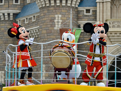 厳選写真30枚 Tdl おんどこどん ミッキーマウスたちフォトギャラリー ディズニー夏祭り15 写真 23 30 ディズニー特集 ウレぴあ総研