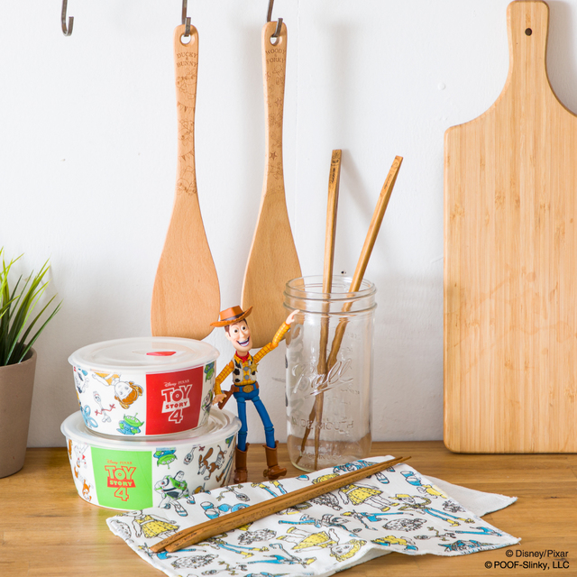 レンジパック M ¥980／レンジパック L ¥1,250／木製スパチュラ ¥880／木製菜箸 ¥600／かやふきん ¥700※レンジパックM,Lはオリジナル商品ではなく、212キッチンストア先行販売となります。