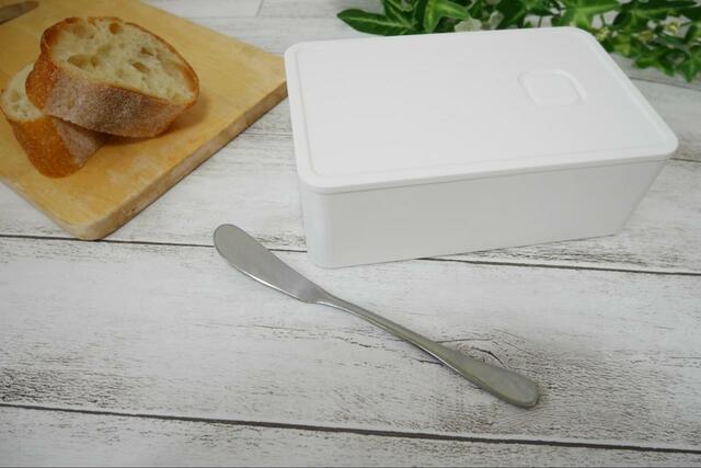 【TOWER バルブ付き密閉 バターケース】カラーはホワイトとブラックの2色