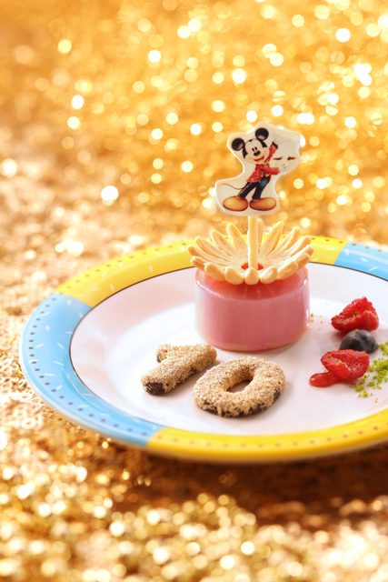 香港ディズニーランド10周年アニバーサリー　ストロベリー&ライム チーズケーキ｜ハリウッド&ダイン｜香港ディズニーランドホテル