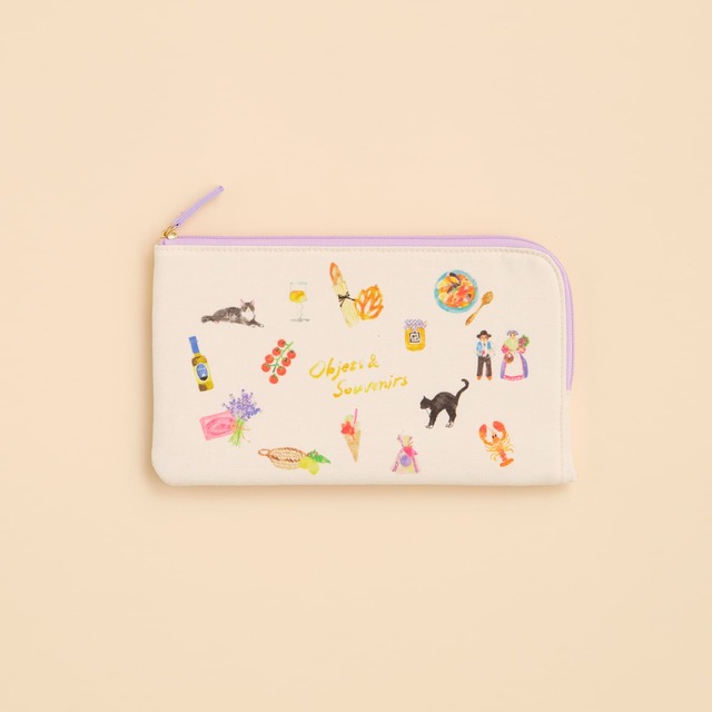 【Afternoon Tea LIVING】インデックスポーチ　￥2,640／複数の国の紙幣やカード類をすっきり仕分けできる便利アイテム