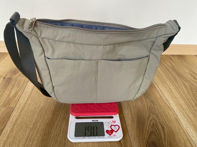 【ワークマン 丸洗いできるかばんショルダーバッグ】重さは実測値で約190gと超軽量！
