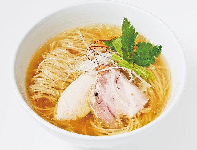 鶏出汁拉麺 〜雫〜 820円　麺画廊 英