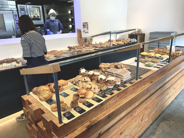 ブラフベーカリーの店内