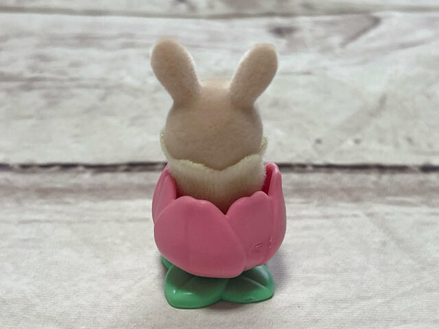 後ろ姿もキュートです♪