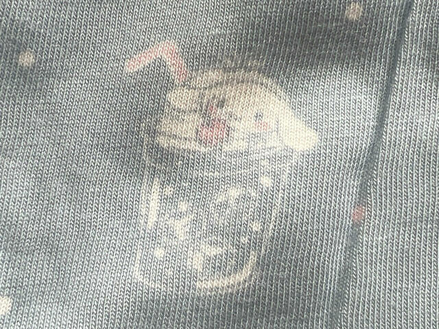 さくらんぼを抱える姿も♪