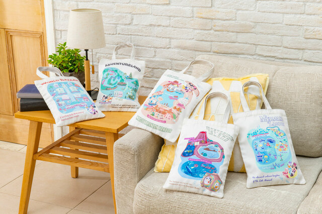 東京ディズニーリゾート　夏グッズのビジュアル