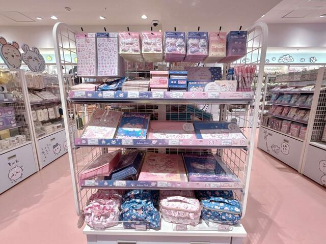 今年の春の新作ステーショナリー「サクラピンク」も展開されています♪