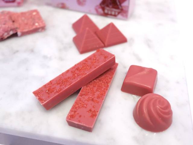 ファミリーマートオリジナル　ルビーチョコレートギフト