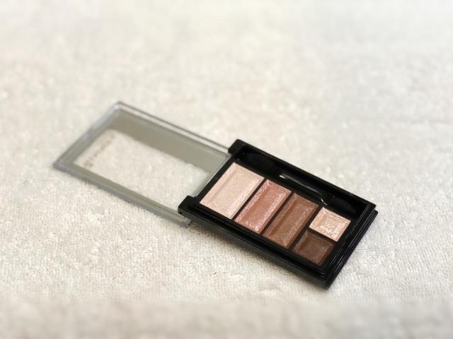 リンメル　ショコラスウィートアイズ／華やかベースカラーでさりげないアクセントに