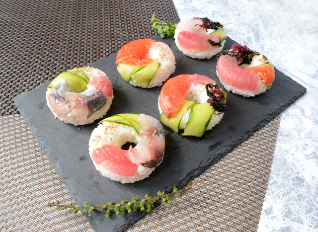 おにぎリング海鮮おさしみ