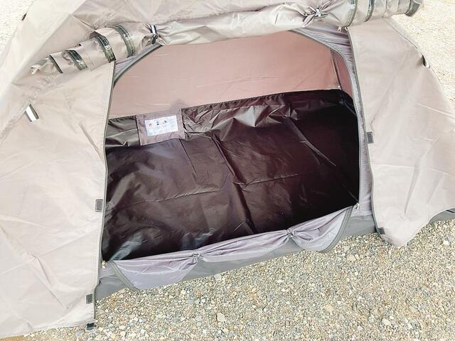 【ワークマン 【WEB限定】BASICドームテント 1人用 （キャノピー110cm）】くるくるとドアを留められる