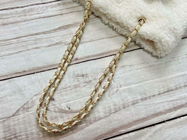 ハンドルは72cmと長めなのがうれしいポイント！もちろん肩がけ可能です