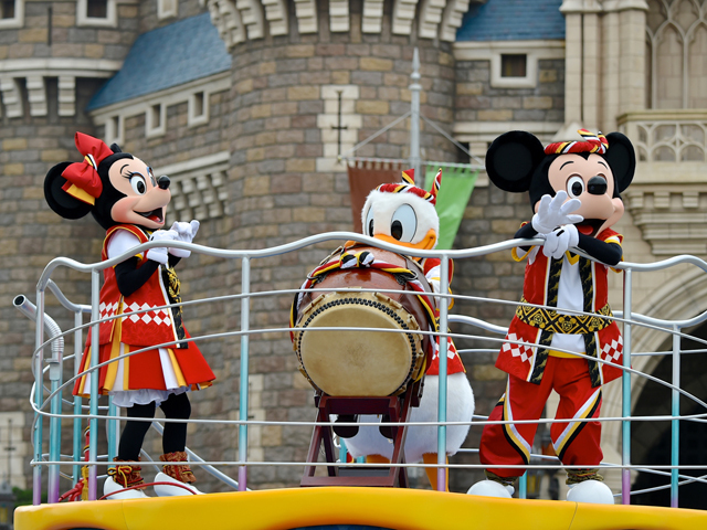 TDL「ディズニー夏祭り」2015 キッズ向けプログラム「おんどこどん!」撮影 / MezzoMiki