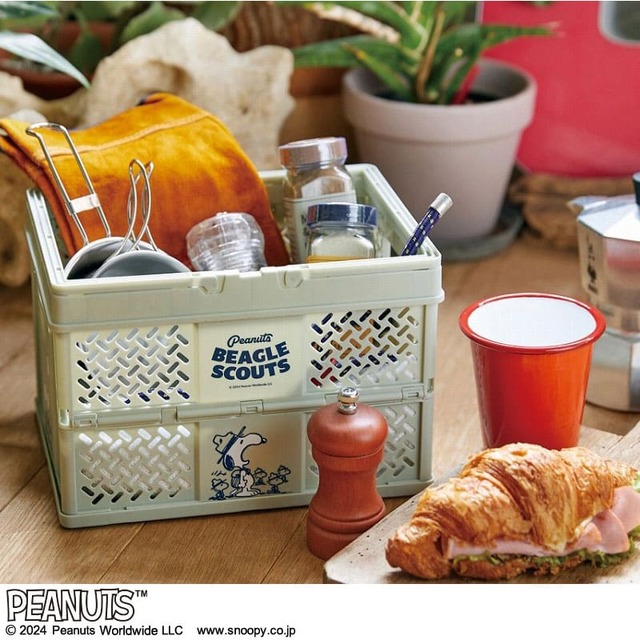 【スヌーピー 折りたたみ収納バスケット】くすみ感のあるブルーで、インテリアにもなじむおしゃれなカラー