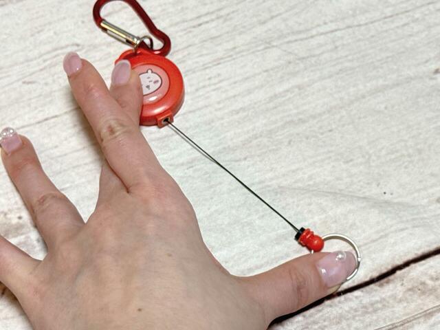 鍵やパスケースを付ければ、バッグから出さずにそのままタッチ&解錠可能!