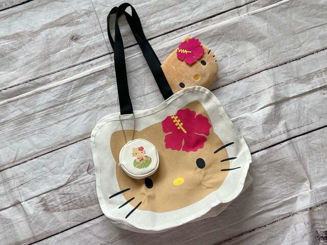 ぜひ増刊の付録とセットで持って、ウキウキのサマームードを盛り上げてみて♪