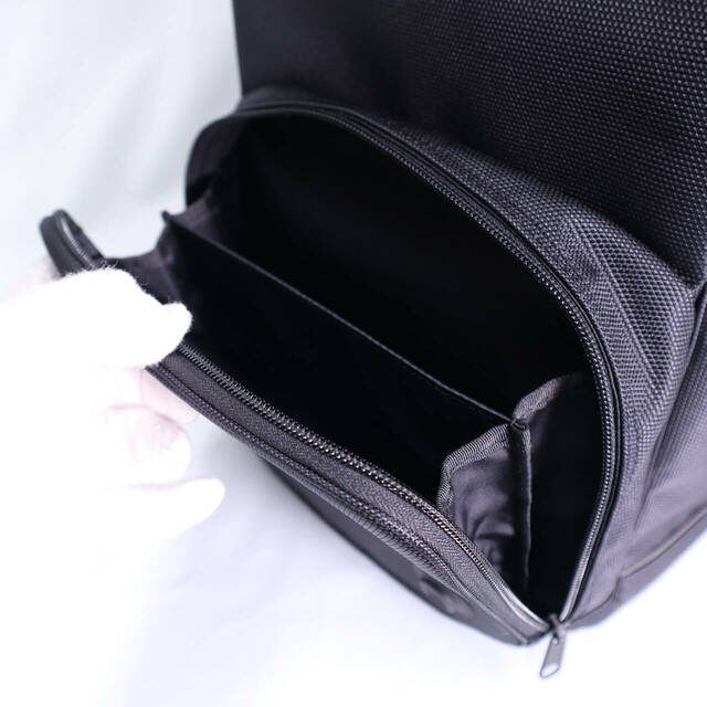 ランドセルブランド「Rikomon」の新世代のランドセル「リュッセル®︎」「リュッセルNINE」の前段ガバっとポケット。中身の出し入れや確認も簡単